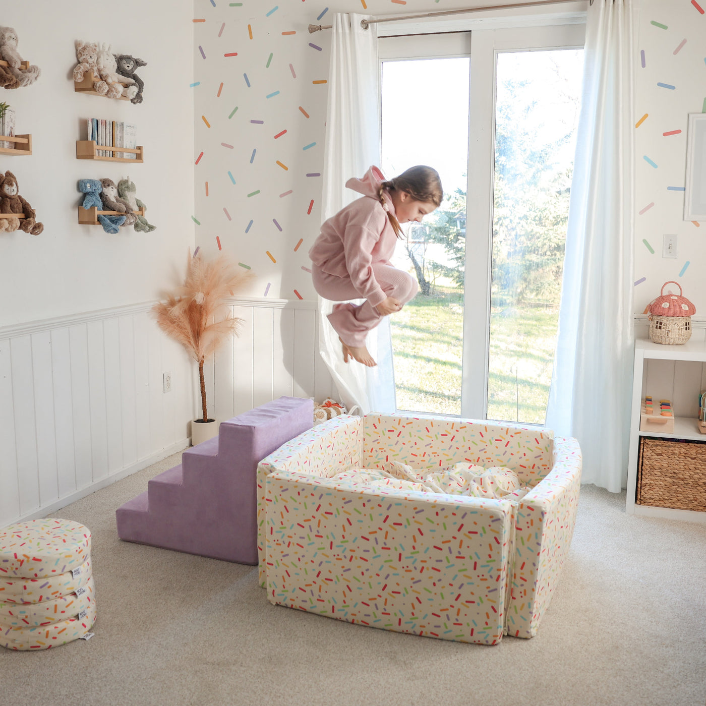 #color_pouch-cream-sprinkles